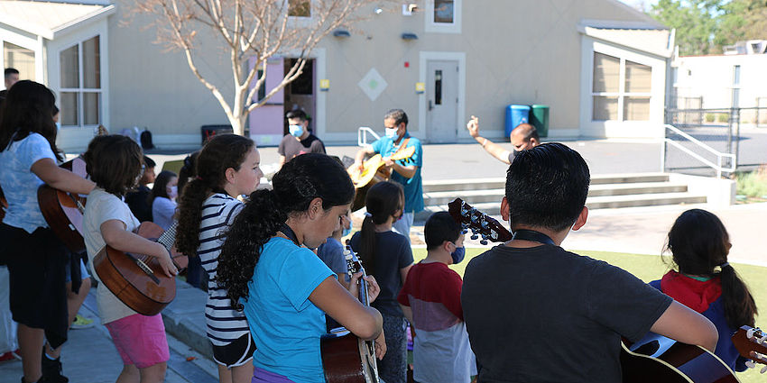 mariachi students